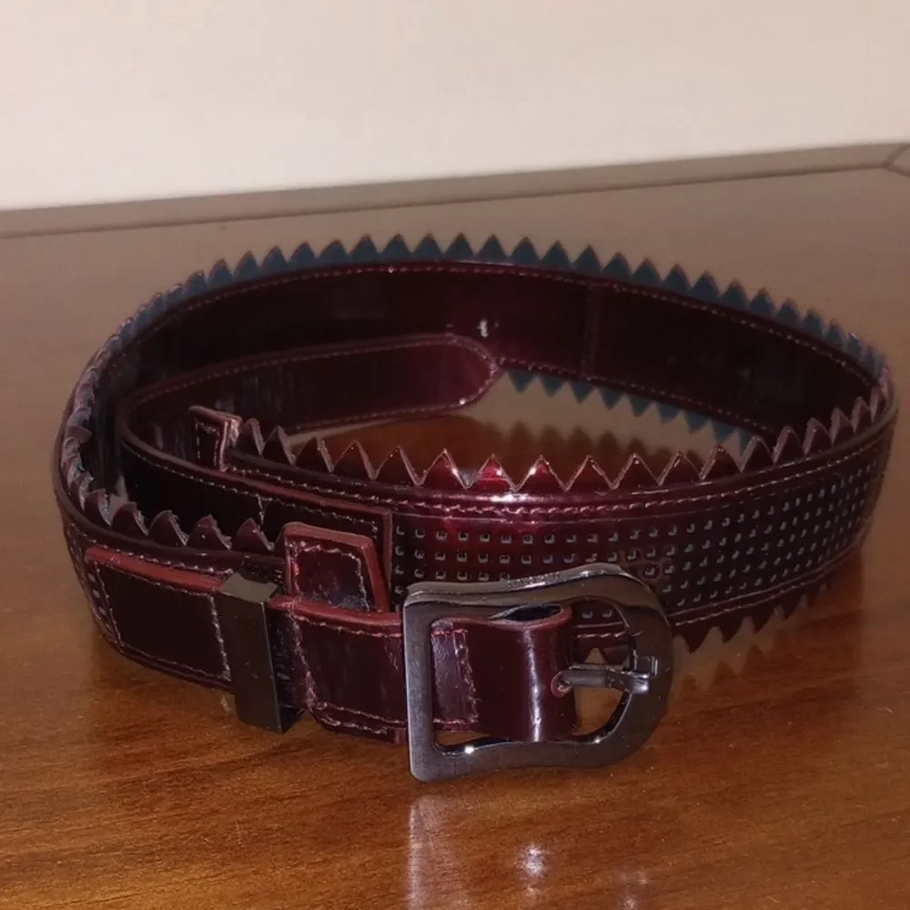 Raoul Deep Red Shiny Jagged Edge Patent Leather Belt, Size M 30